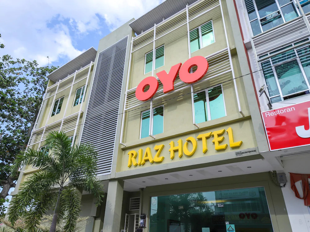 Riaz Hotel by OYO Rooms