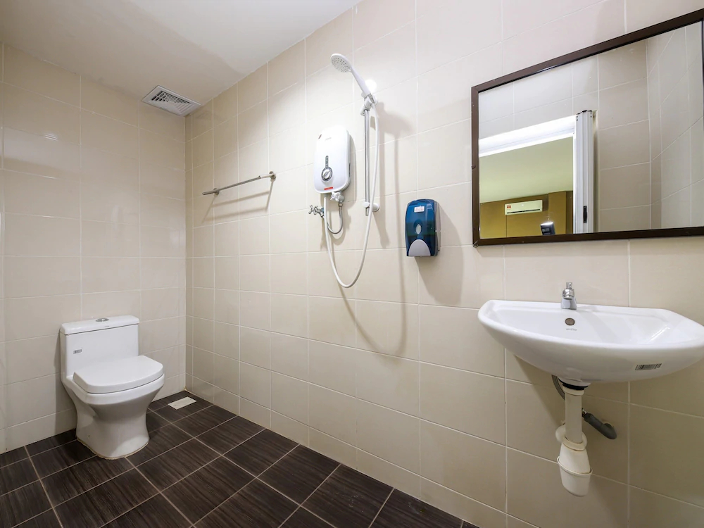 Riaz Hotel by OYO Rooms