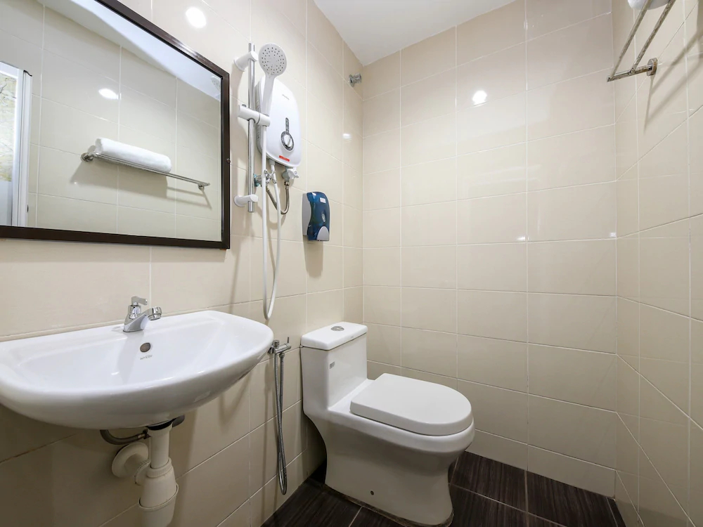 Riaz Hotel by OYO Rooms