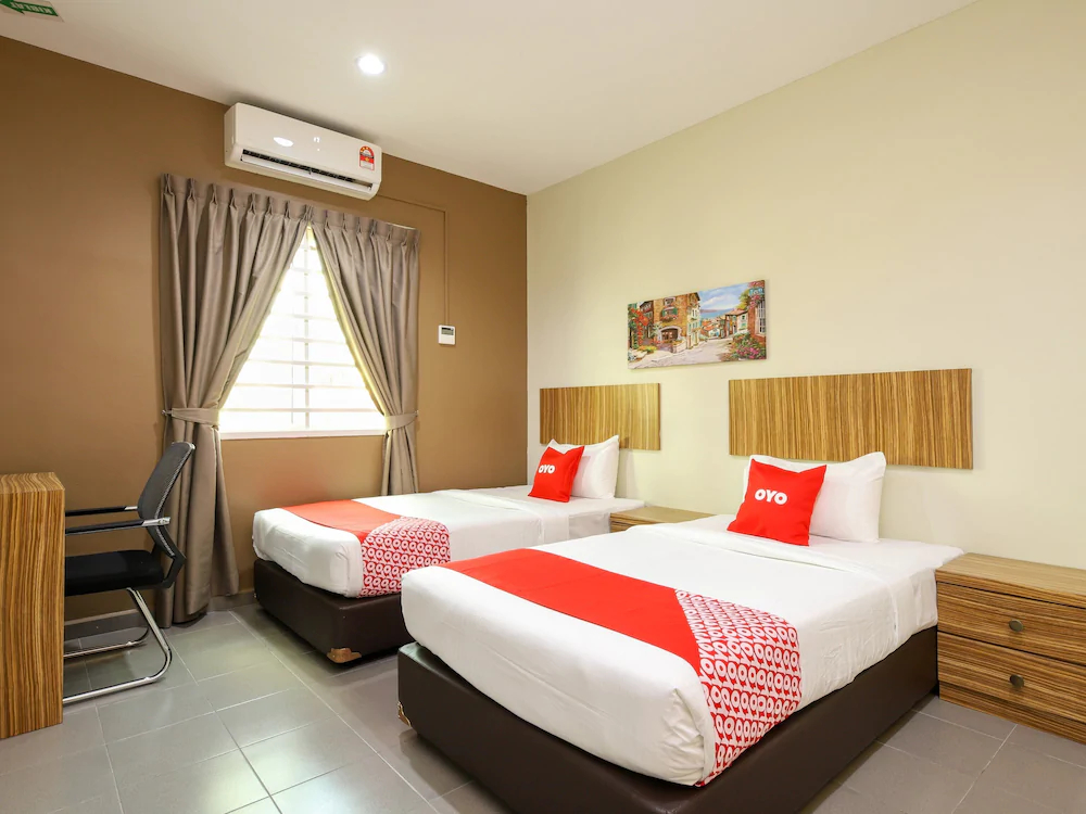Riaz Hotel by OYO Rooms