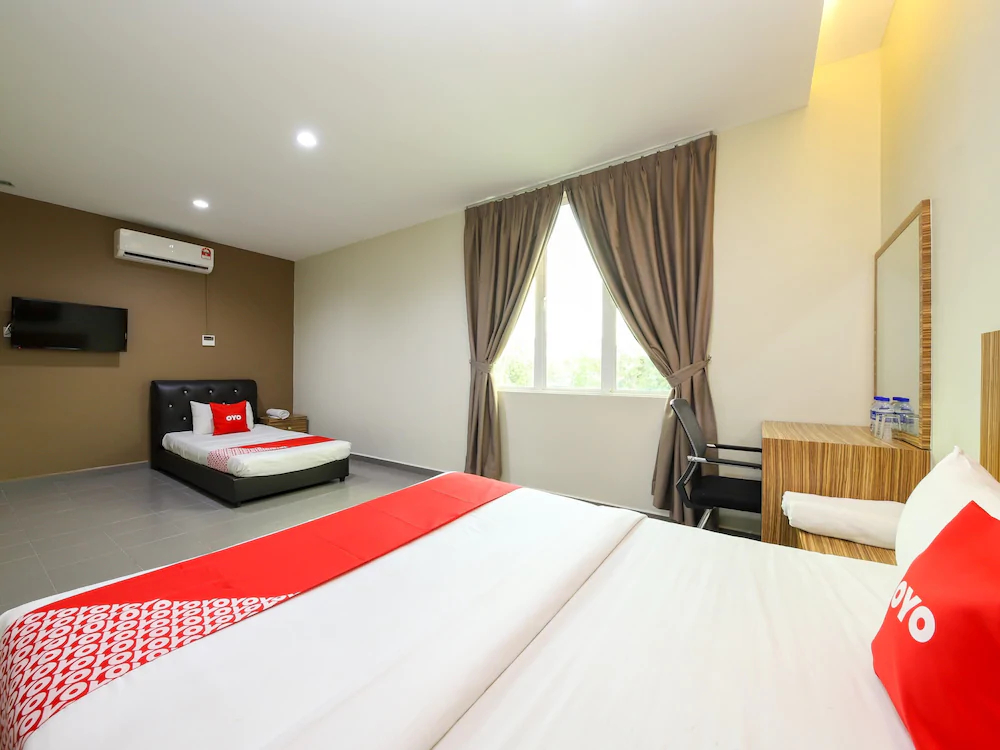 Riaz Hotel by OYO Rooms
