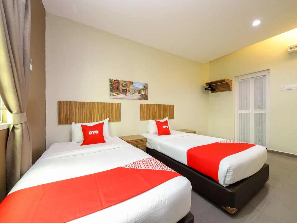 Riaz Hotel by OYO Rooms