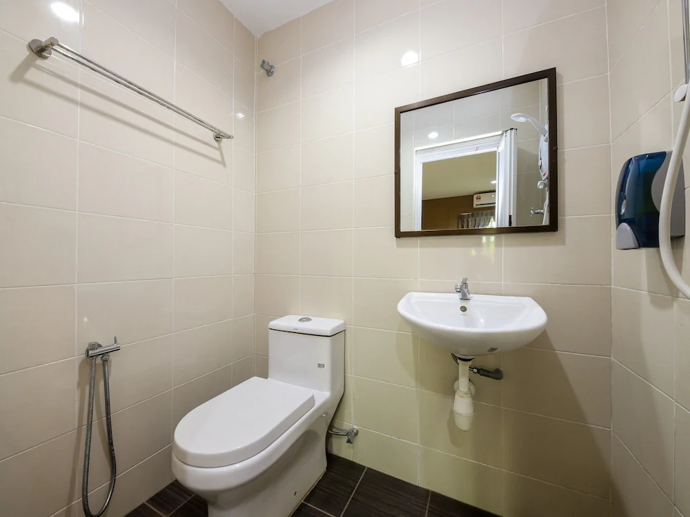 Riaz Hotel by OYO Rooms