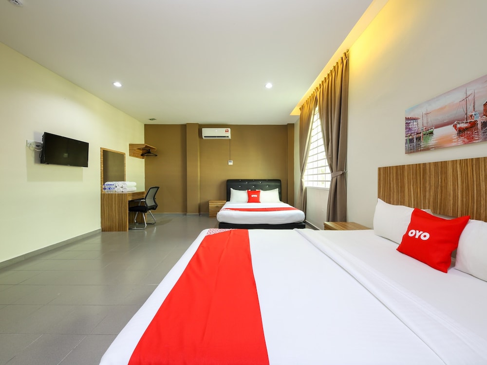 Riaz Hotel by OYO Rooms