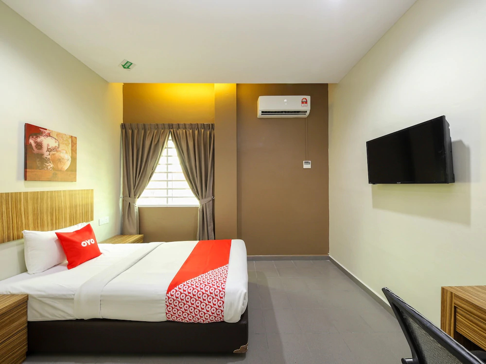 Riaz Hotel by OYO Rooms