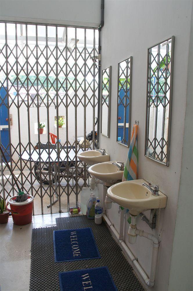 Sayang-Sayang Youth Hostel