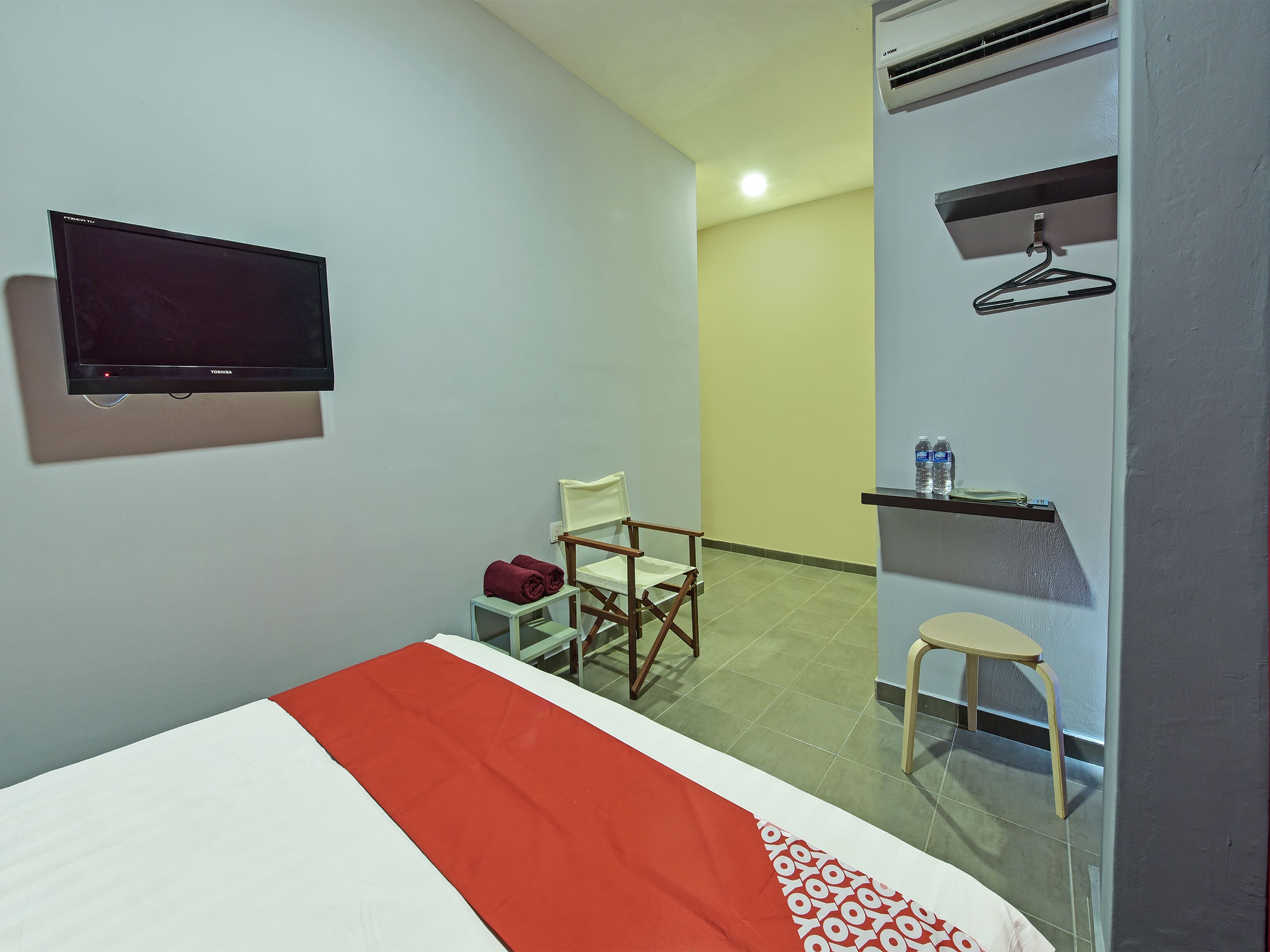 Venomi Hotel by OYO
