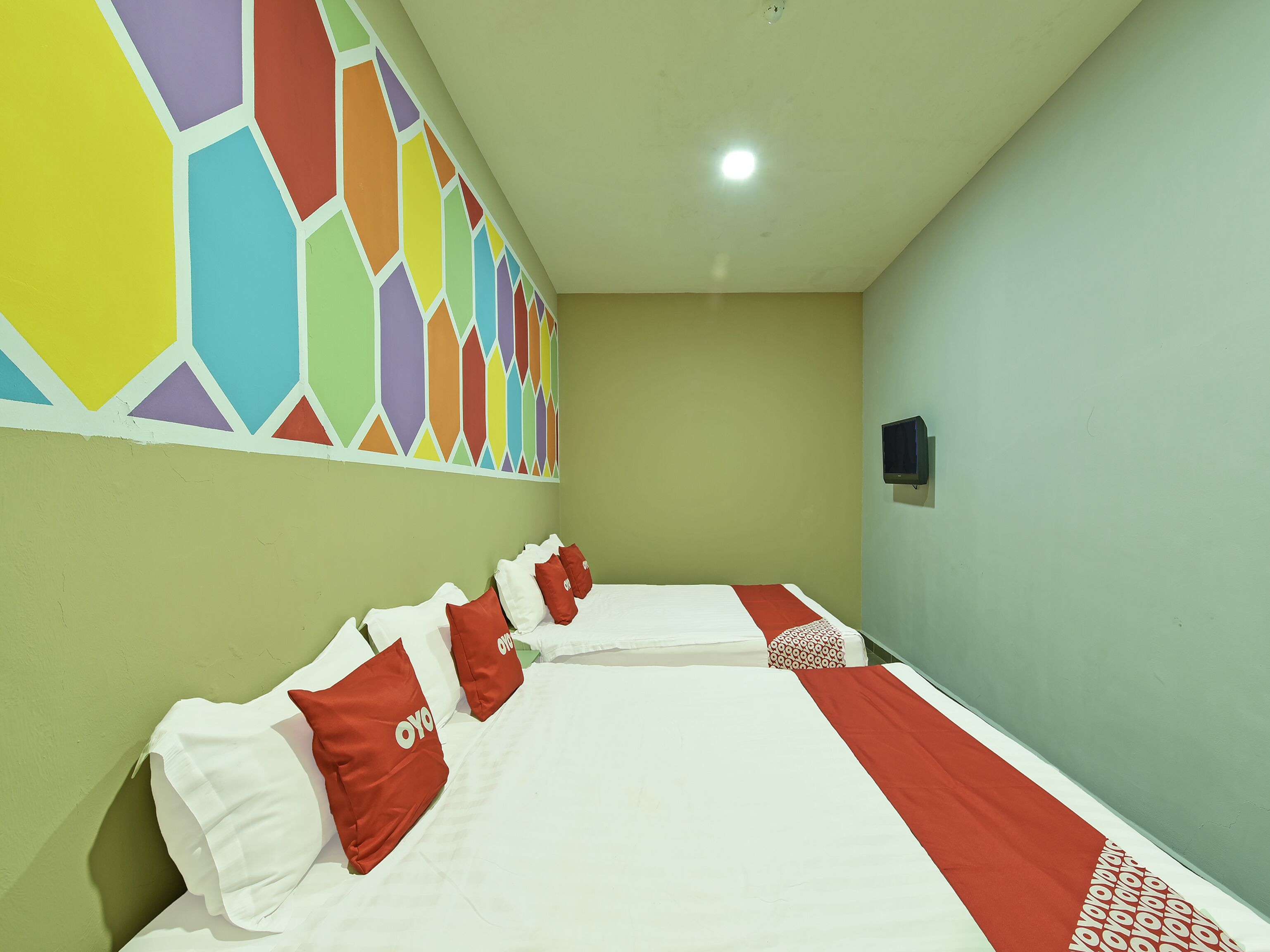 Venomi Hotel by OYO