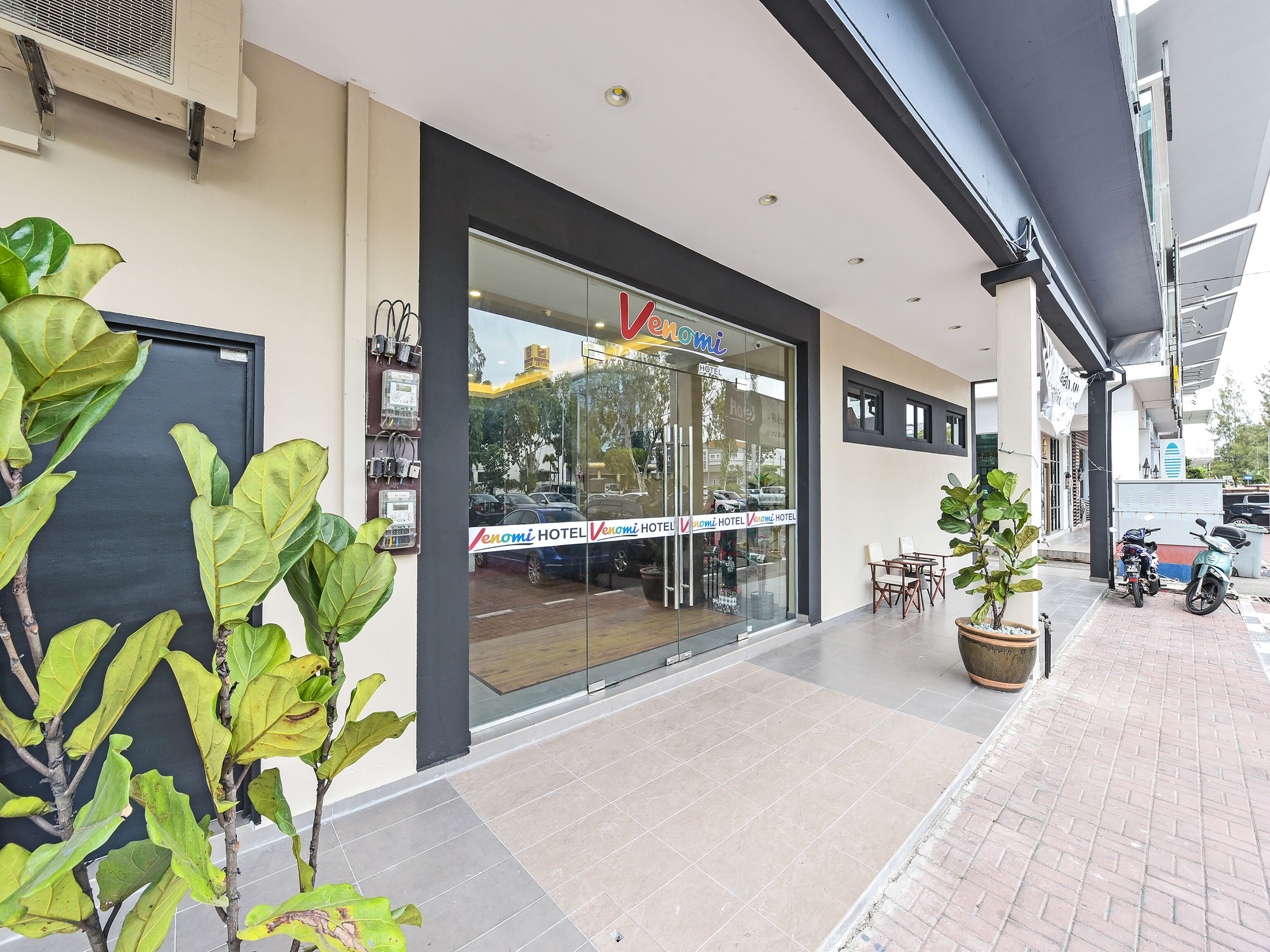 Venomi Hotel by OYO