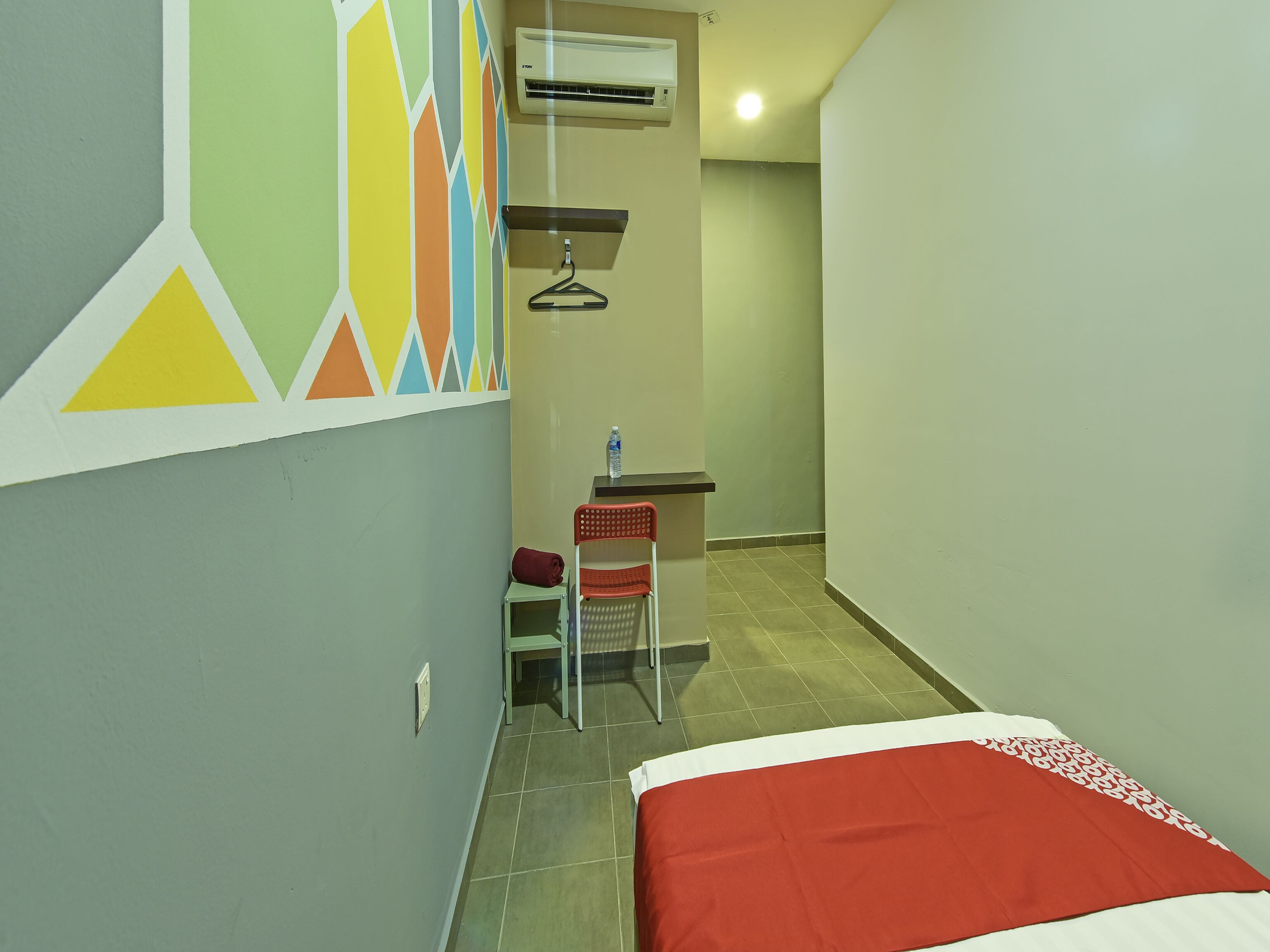 Venomi Hotel by OYO