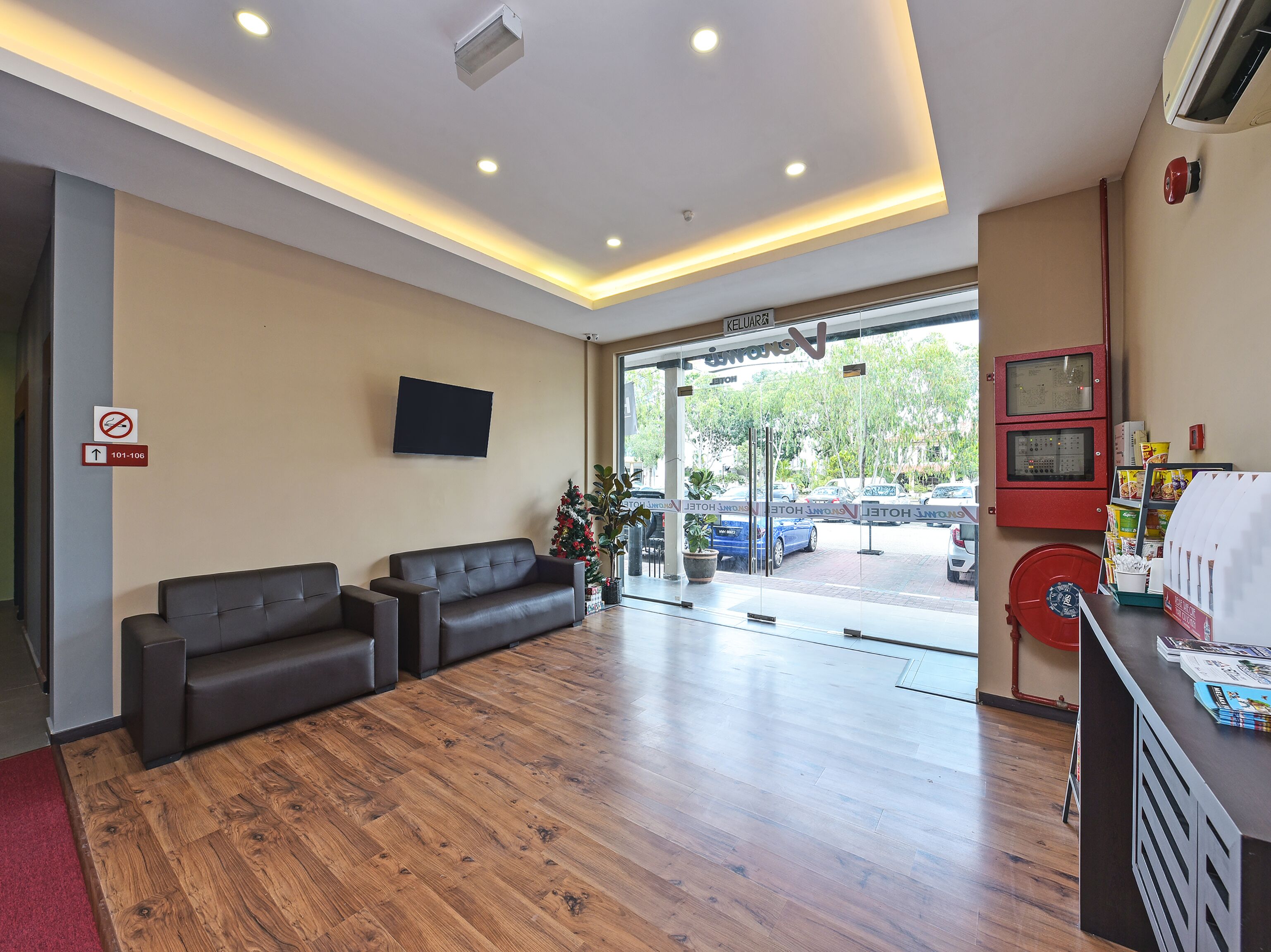 Venomi Hotel by OYO