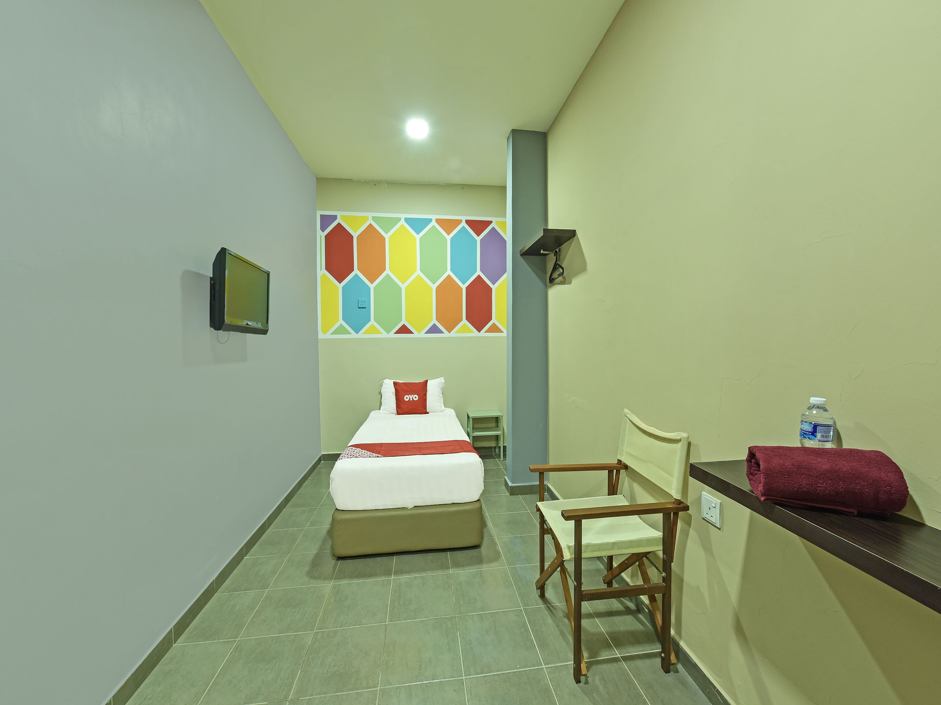 Venomi Hotel by OYO
