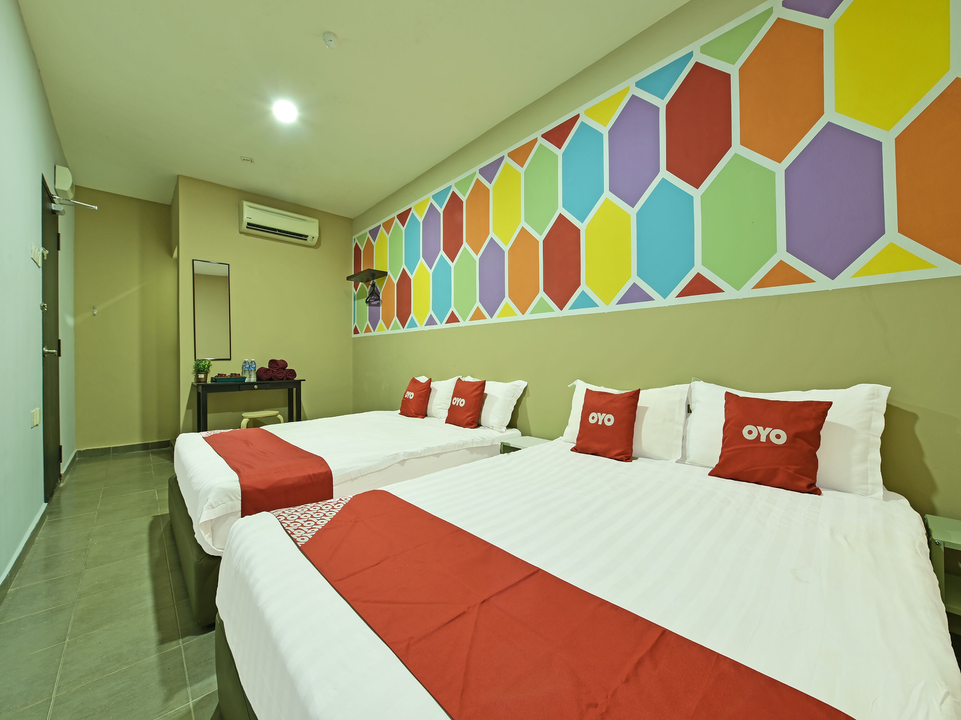 Venomi Hotel by OYO