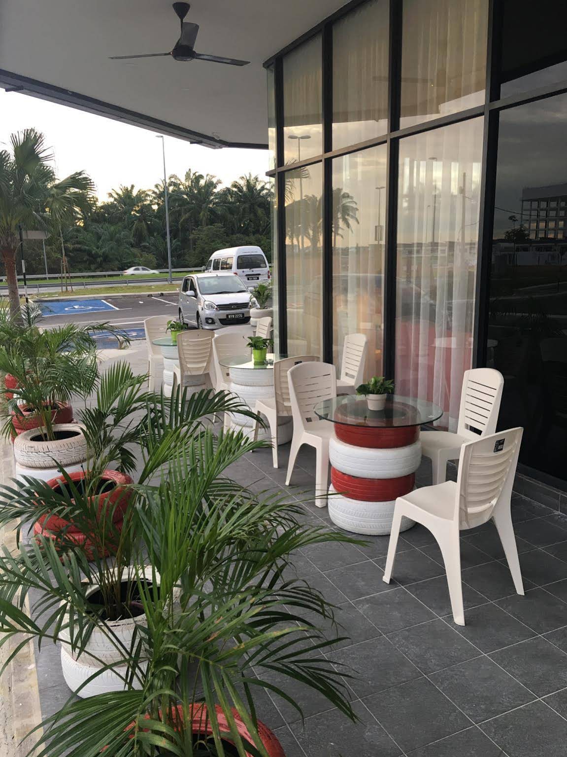 Swing & Pillows @ Kota Warisan