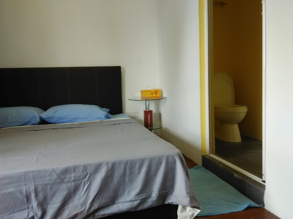 Moon Eleven Hostel
