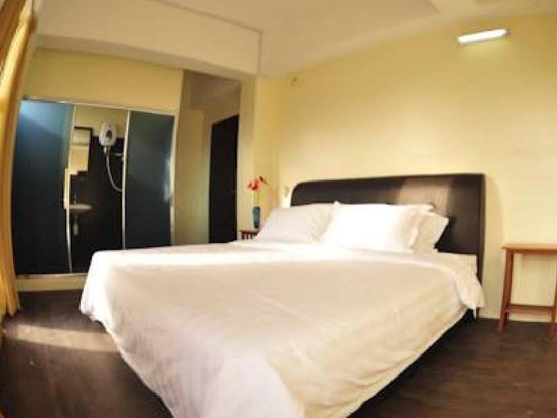 Oasis Hotel
