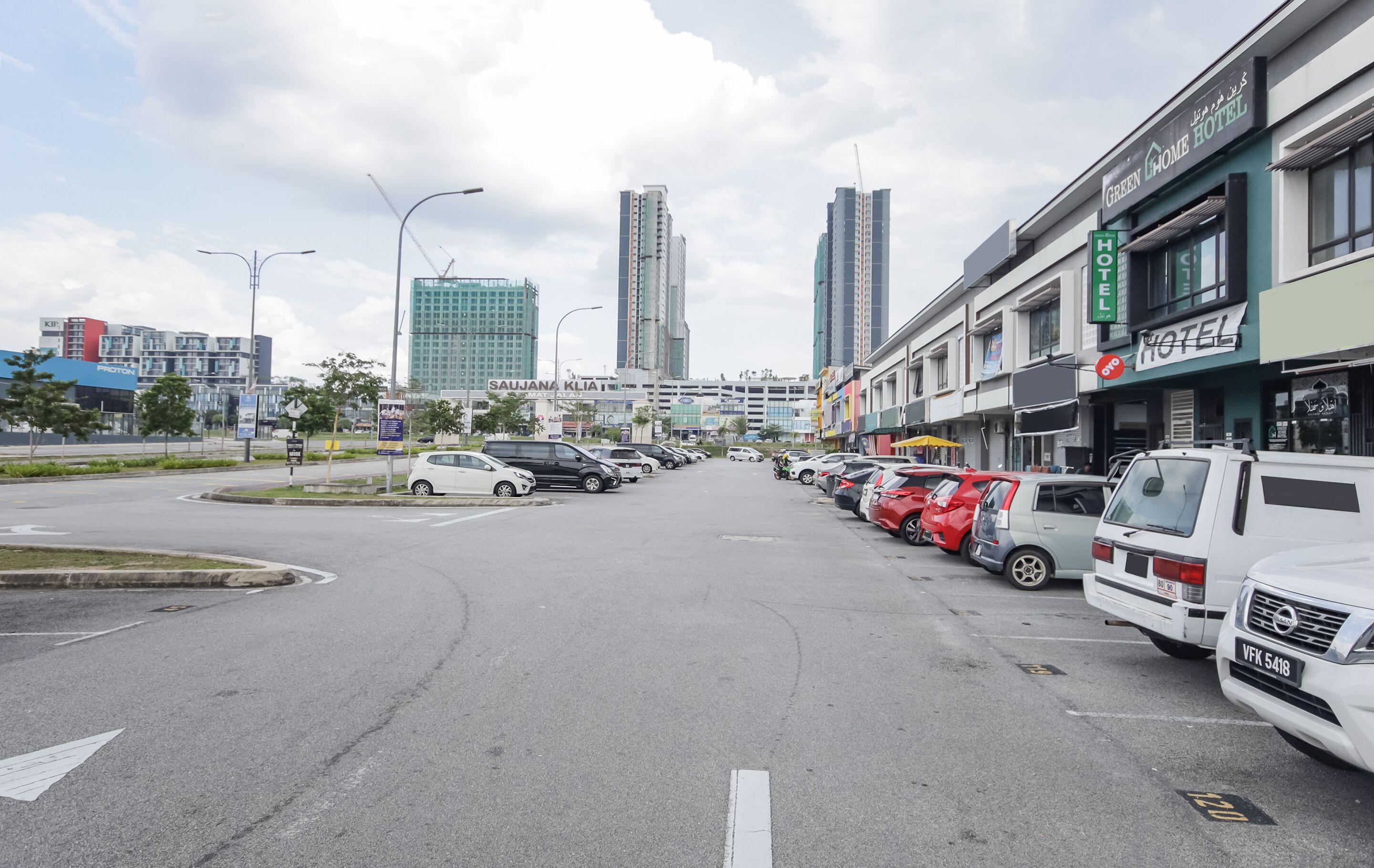 Oyo 90399 Green Home Hotel