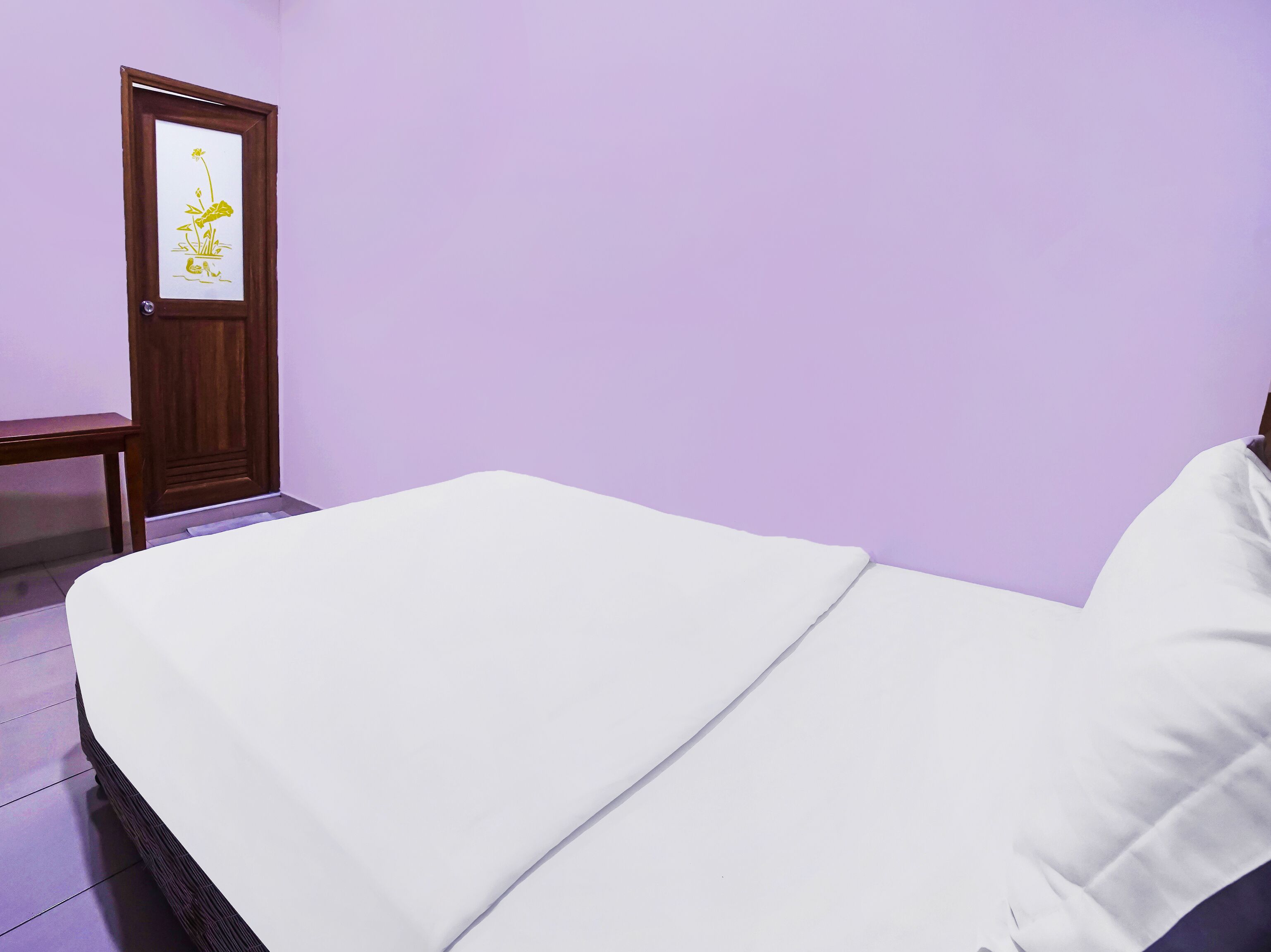 Oyo 90516 Hotel Night Queen Salak Tinggi