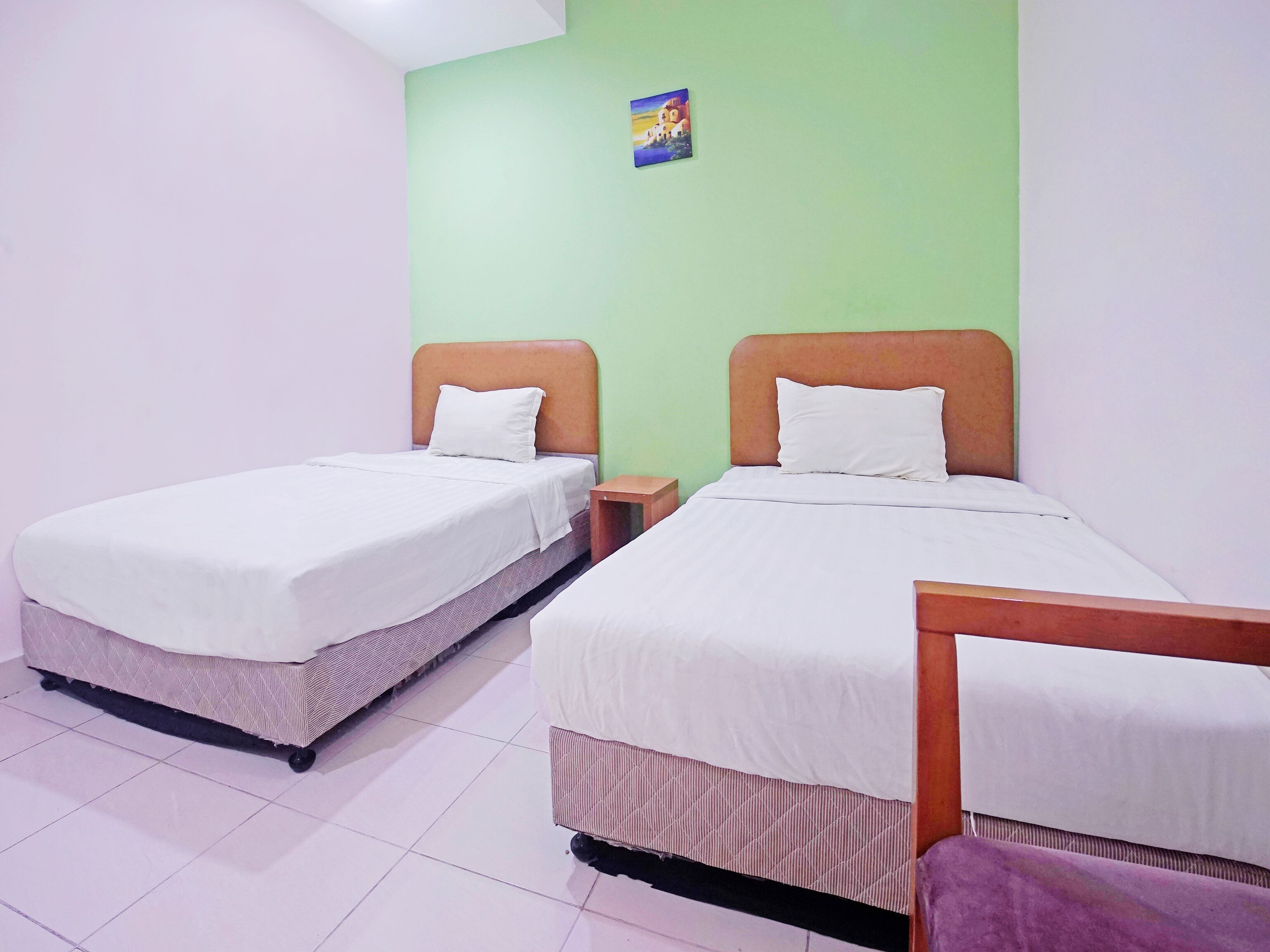 Oyo 90516 Hotel Night Queen Salak Tinggi