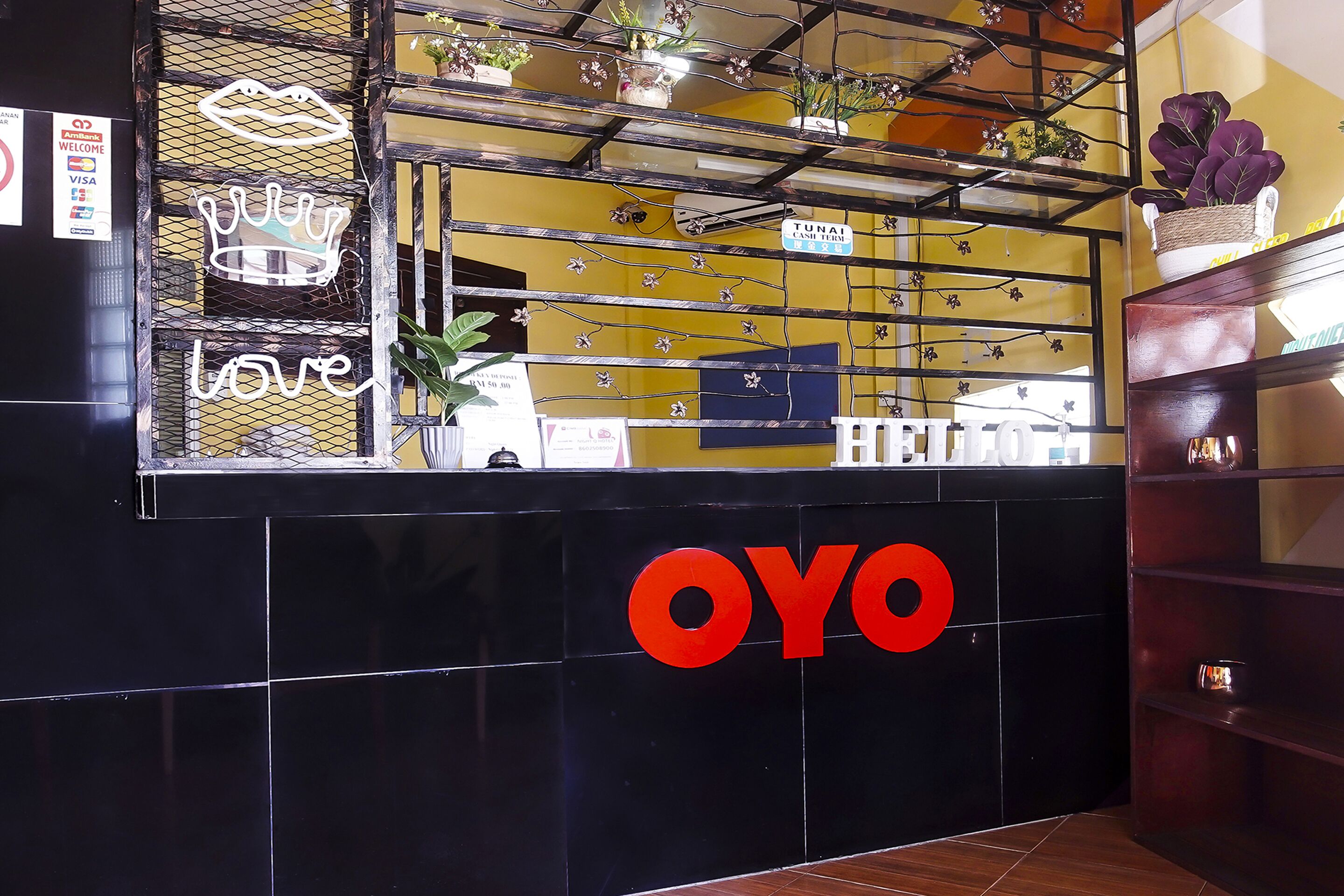 Oyo 90516 Hotel Night Queen Salak Tinggi