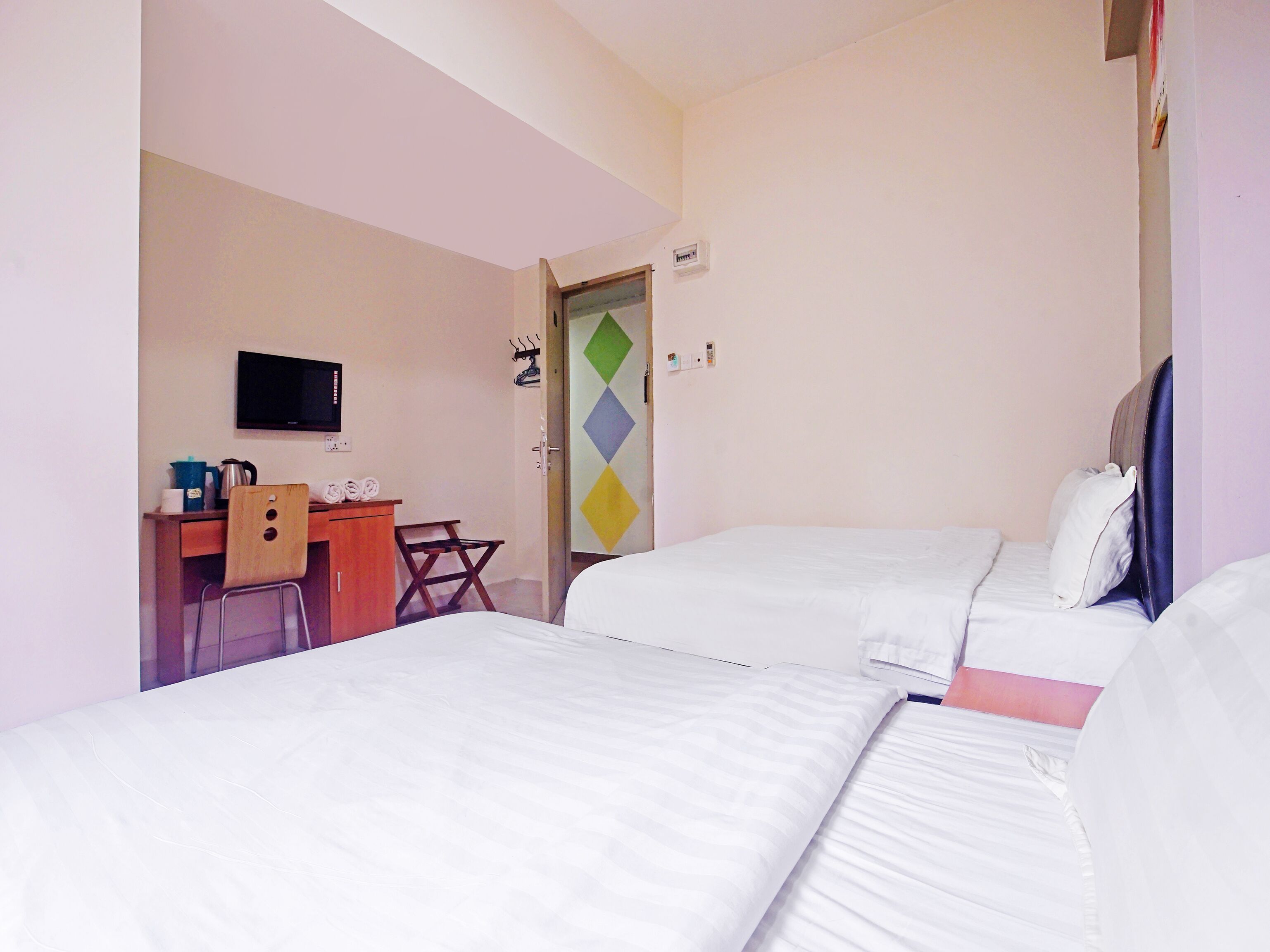 Oyo 90516 Hotel Night Queen Salak Tinggi