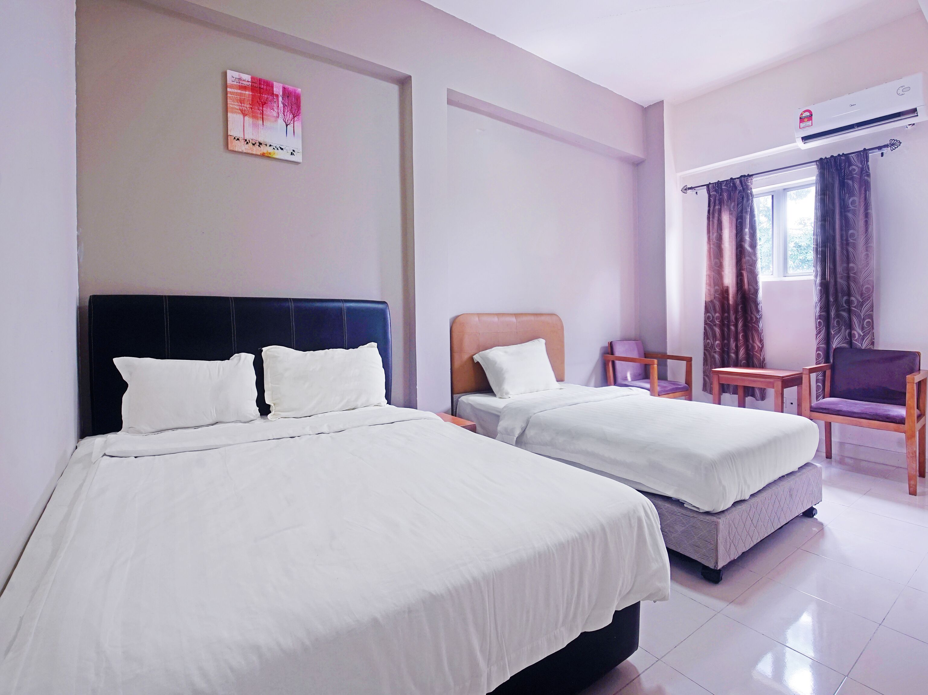 Oyo 90516 Hotel Night Queen Salak Tinggi
