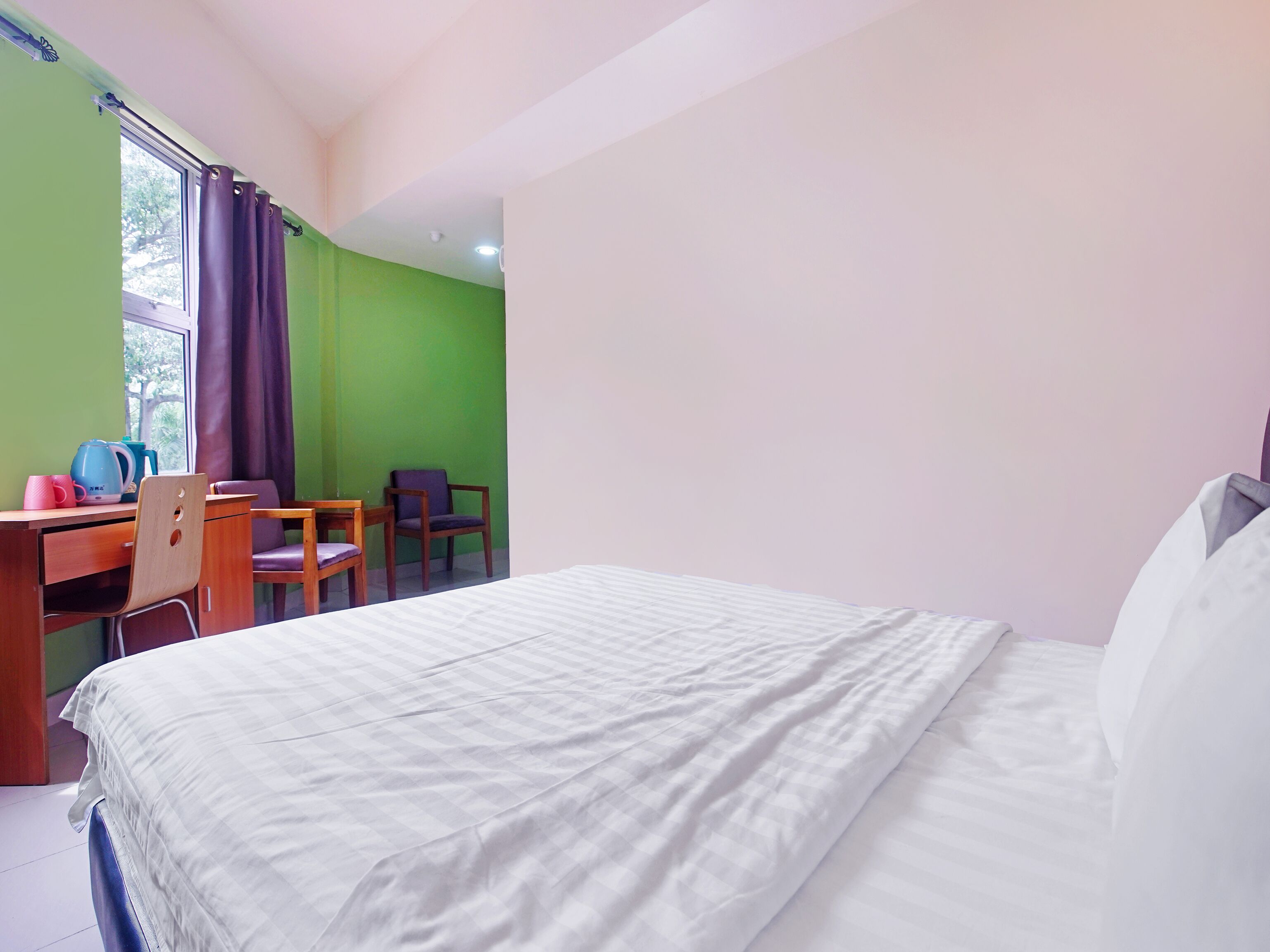 Oyo 90516 Hotel Night Queen Salak Tinggi