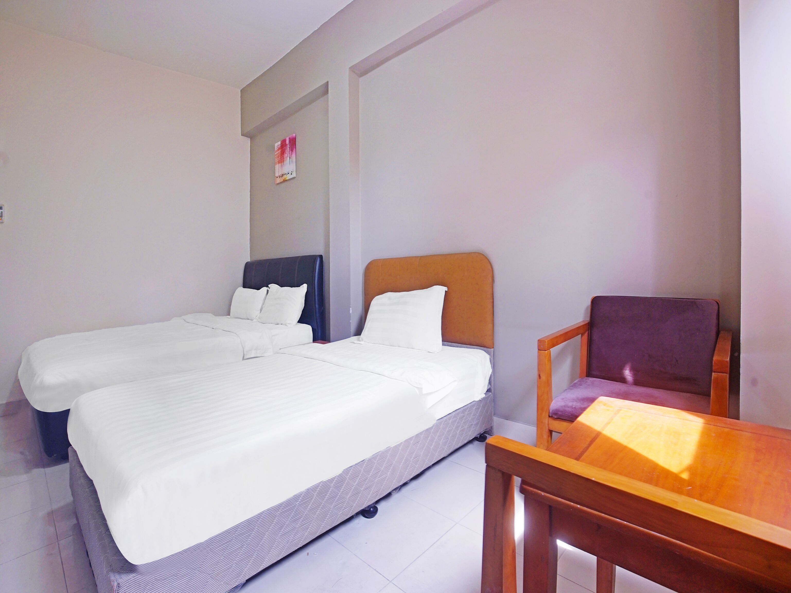 Oyo 90516 Hotel Night Queen Salak Tinggi