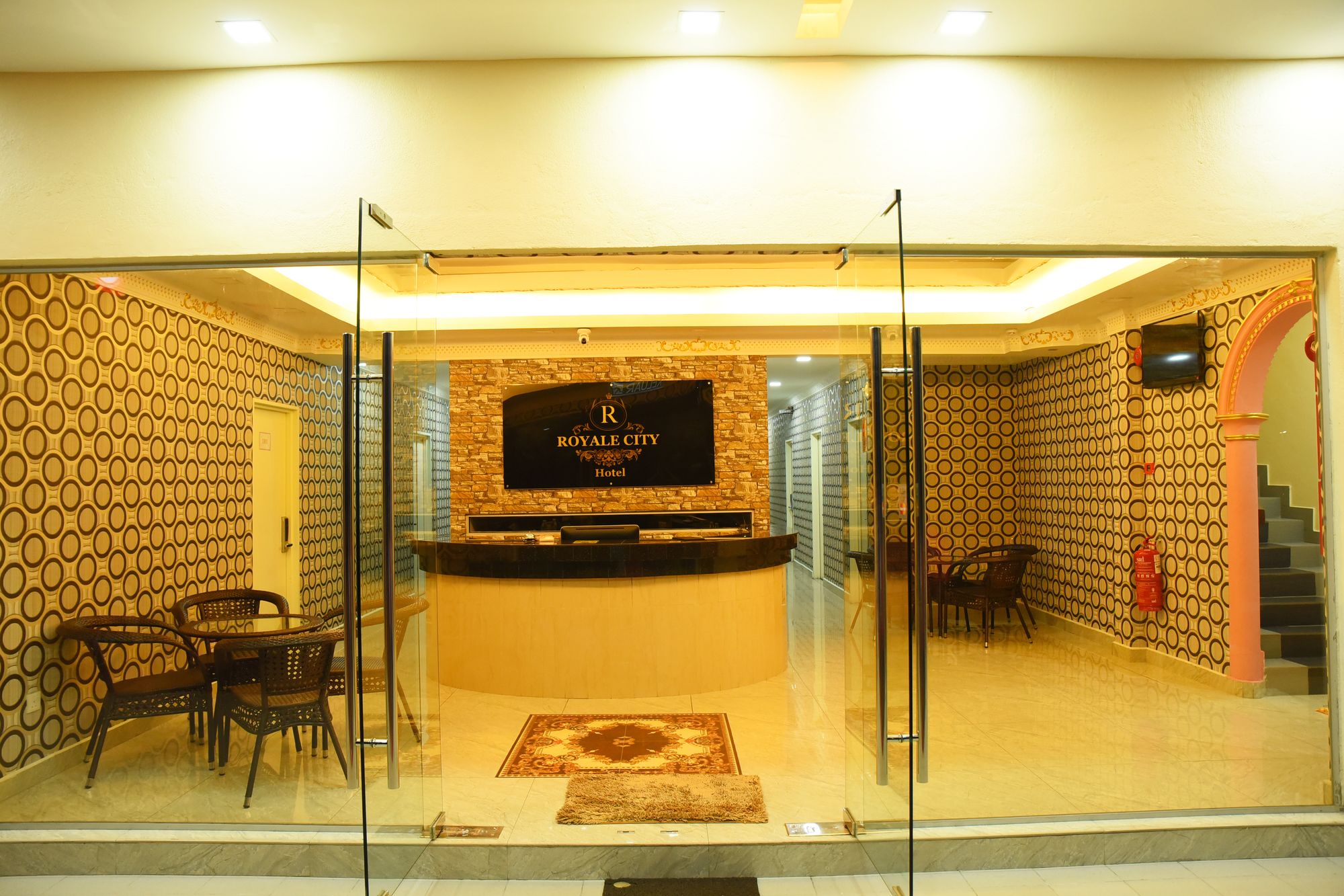 OYO 89665 Royale City Hotel