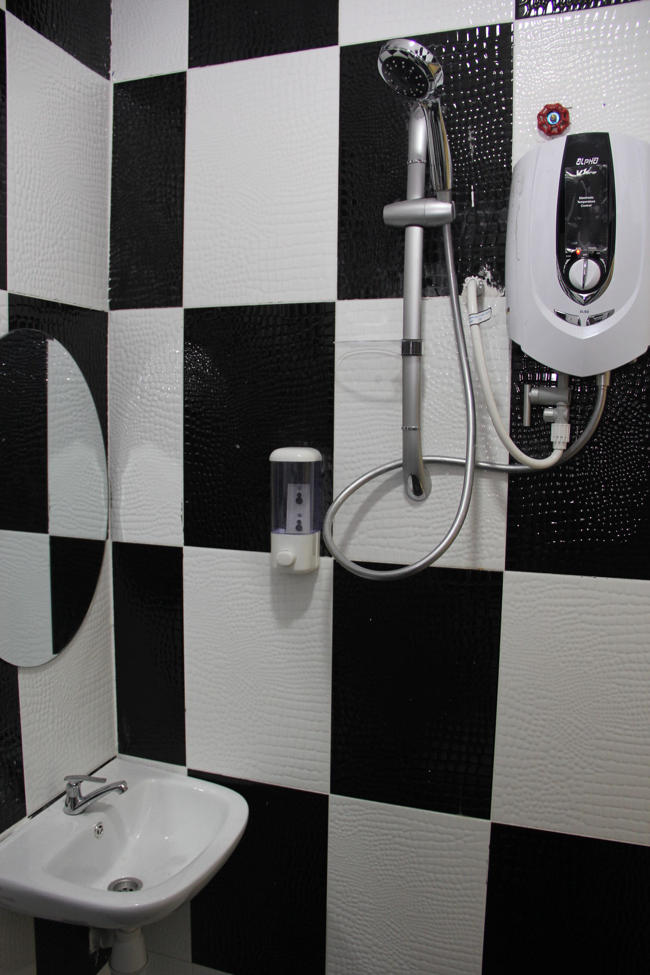OYO 89665 Royale City Hotel