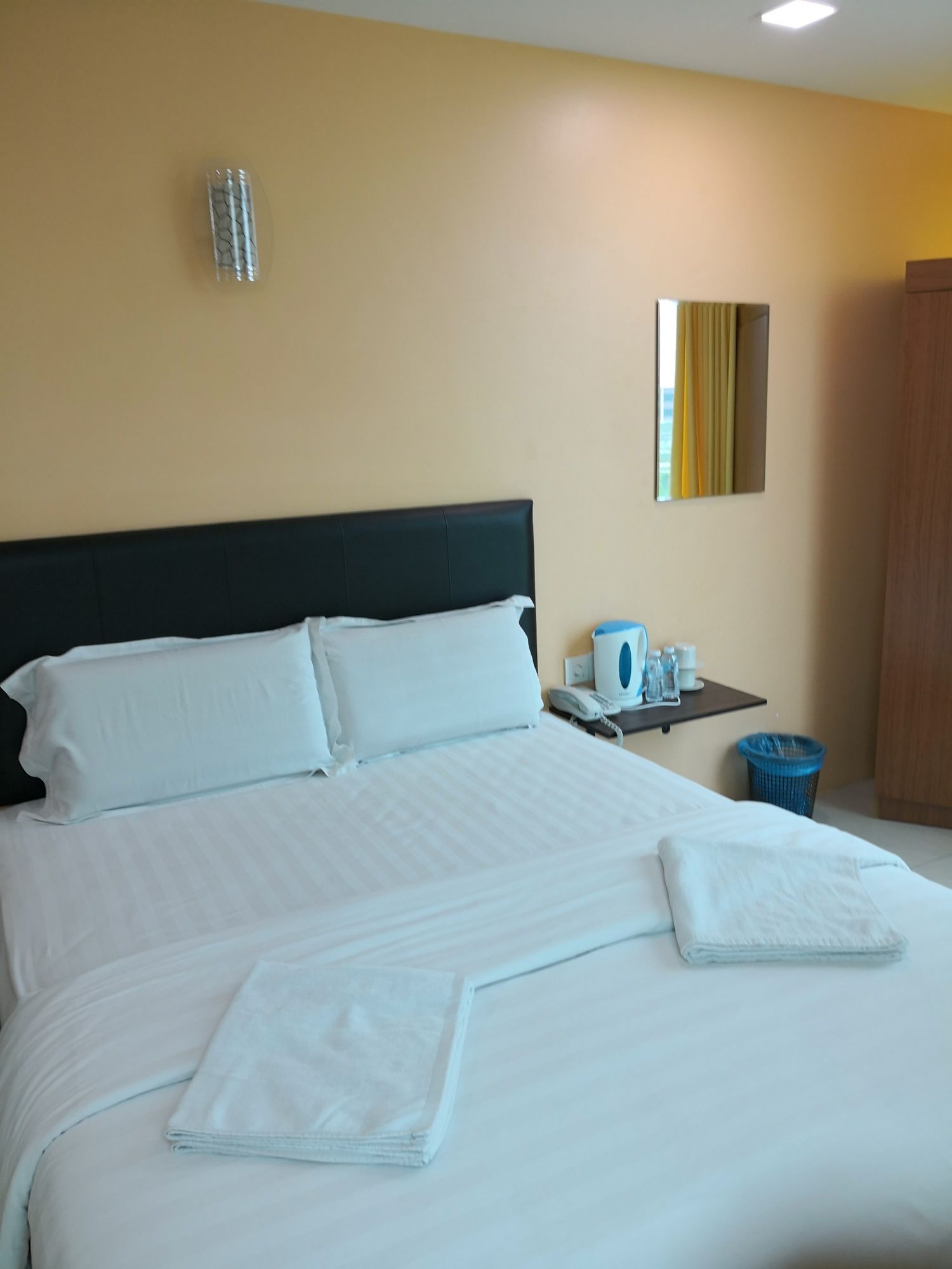 OYO 89665 Royale City Hotel