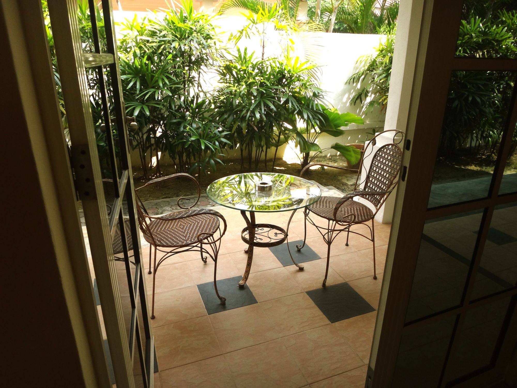 Rumah Putih Bed and Breakfast