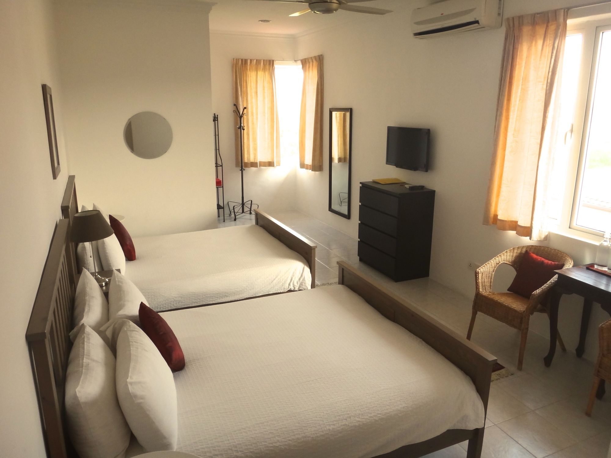 Rumah Putih Bed and Breakfast