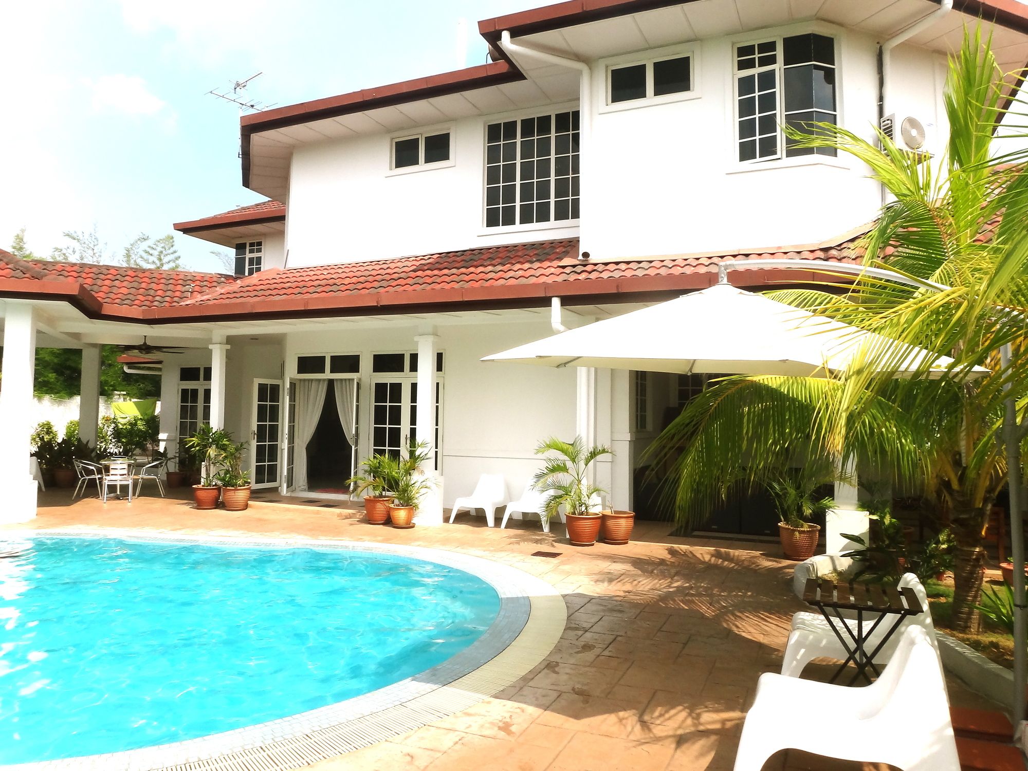 Rumah Putih Bed and Breakfast