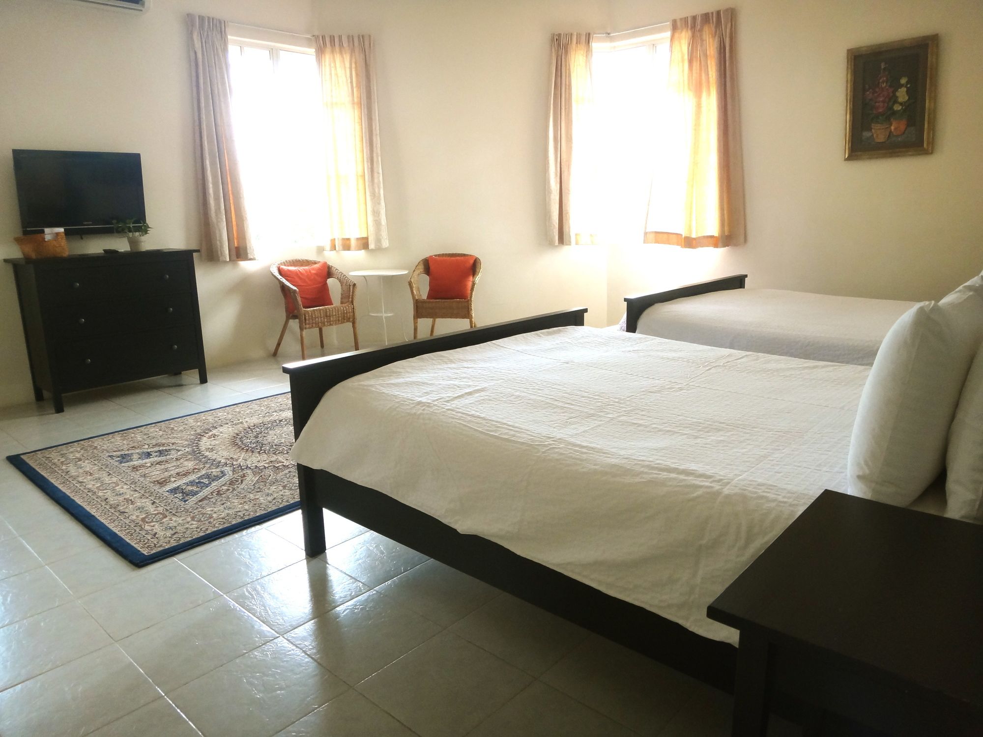 Rumah Putih Bed and Breakfast