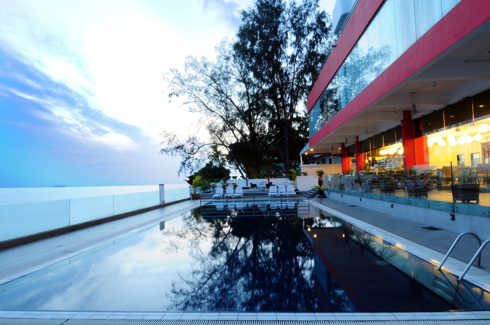 Hotel Sentral Seaview