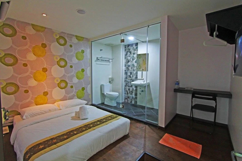 OYO 992 Red Orange Hotel Sdn Bhd Kuala Pilah