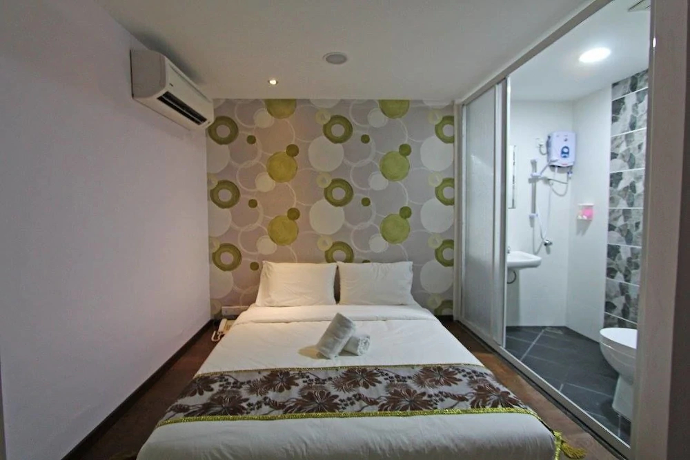OYO 992 Red Orange Hotel Sdn Bhd Kuala Pilah