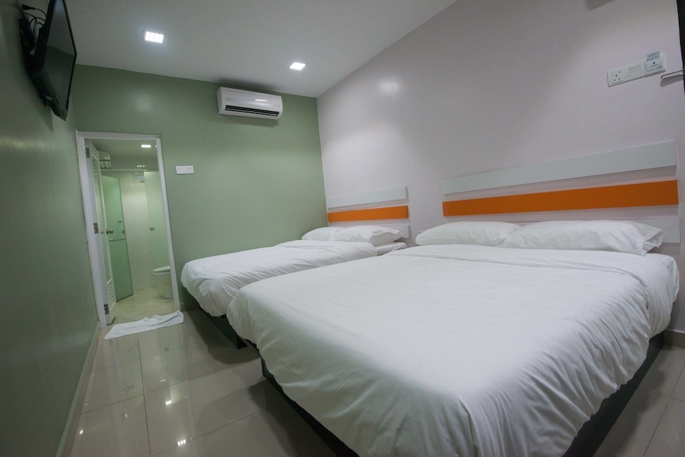 OYO 992 Red Orange Hotel Sdn Bhd Kuala Pilah