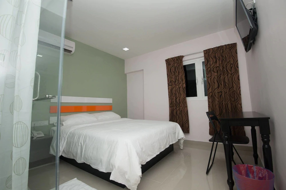 OYO 992 Red Orange Hotel Sdn Bhd Kuala Pilah