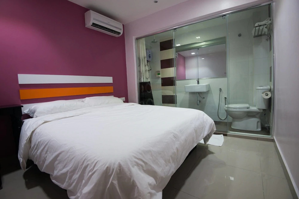 OYO 992 Red Orange Hotel Sdn Bhd Kuala Pilah