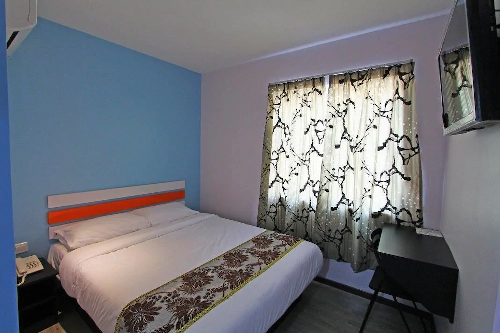 OYO 992 Red Orange Hotel Sdn Bhd Kuala Pilah