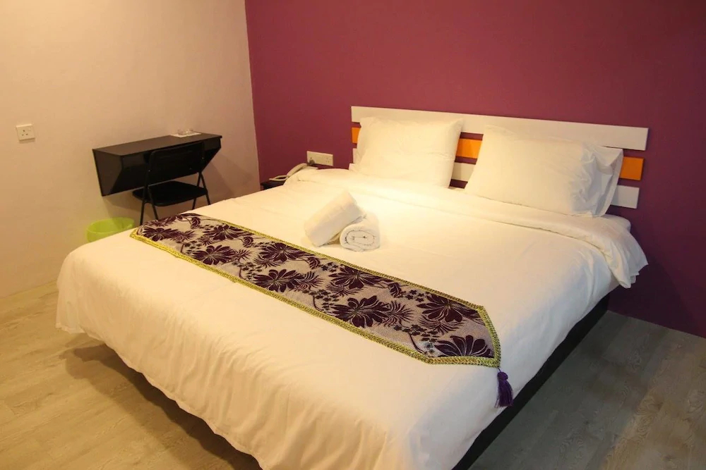OYO 992 Red Orange Hotel Sdn Bhd Kuala Pilah