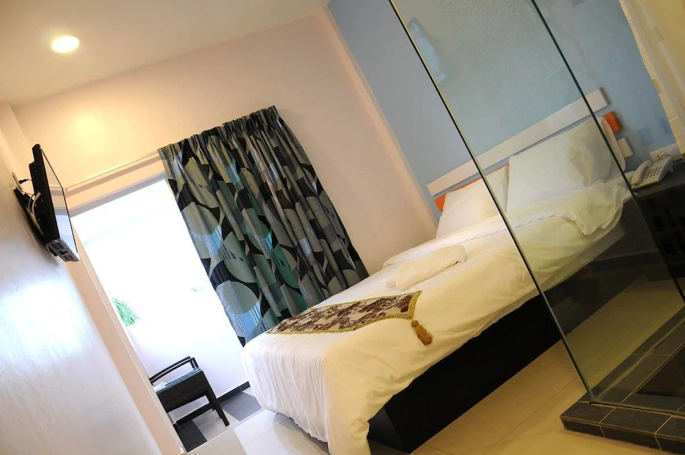 OYO 992 Red Orange Hotel Sdn Bhd Kuala Pilah