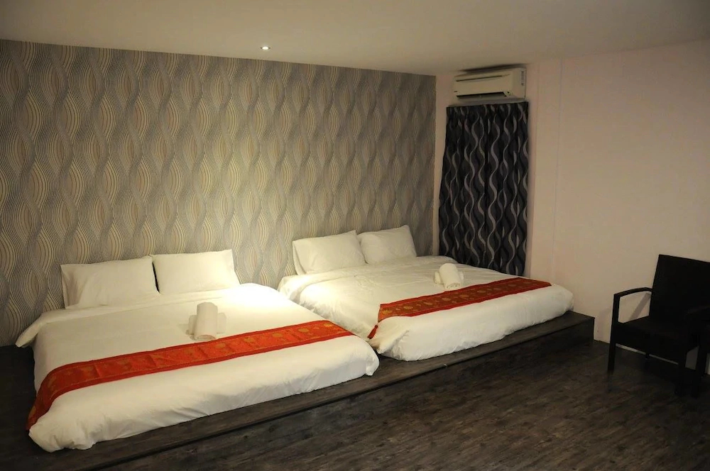 OYO 992 Red Orange Hotel Sdn Bhd Kuala Pilah