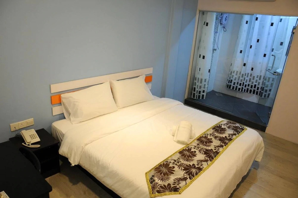 OYO 992 Red Orange Hotel Sdn Bhd Kuala Pilah