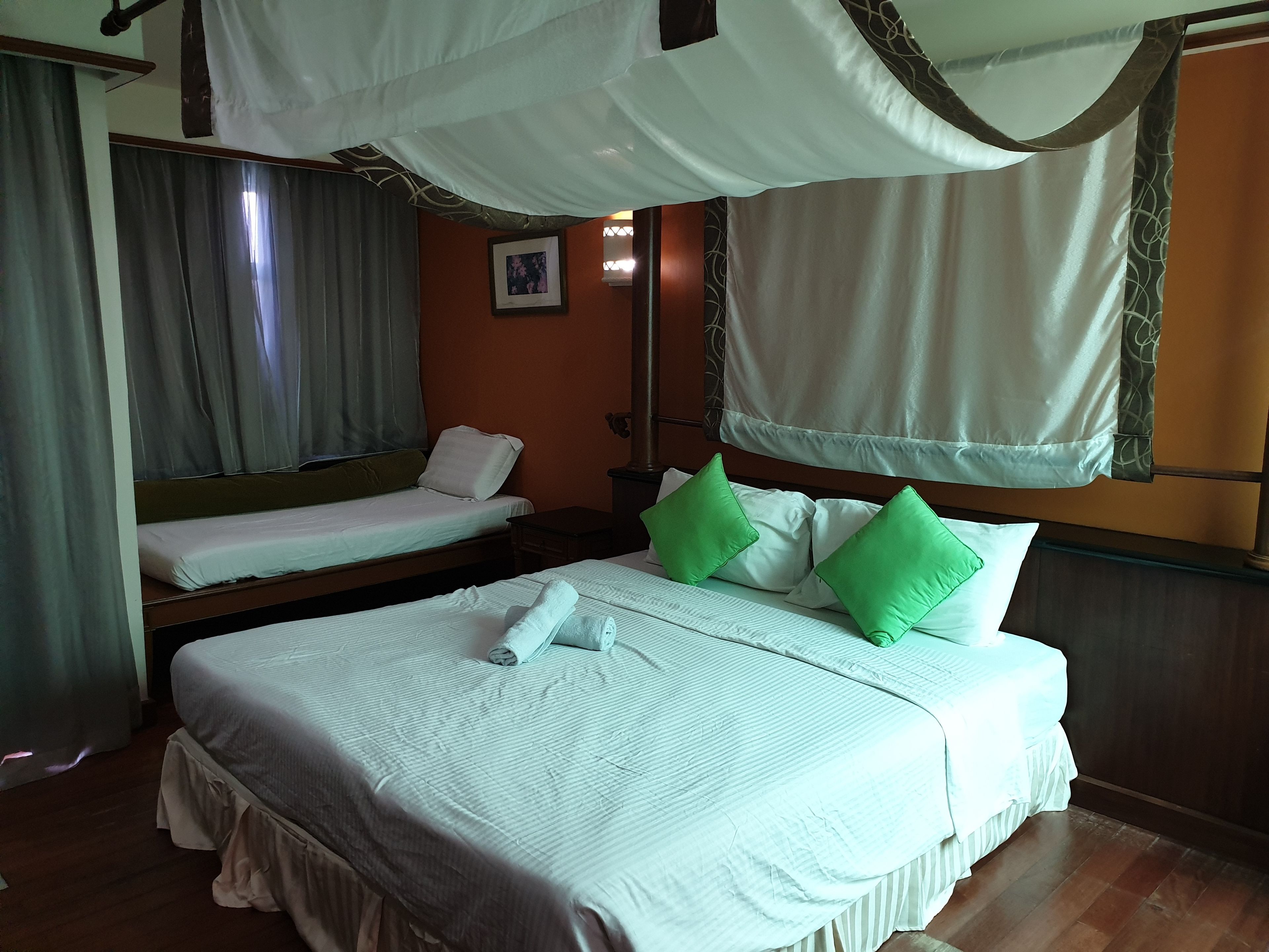 Crystal Private Water Chalet