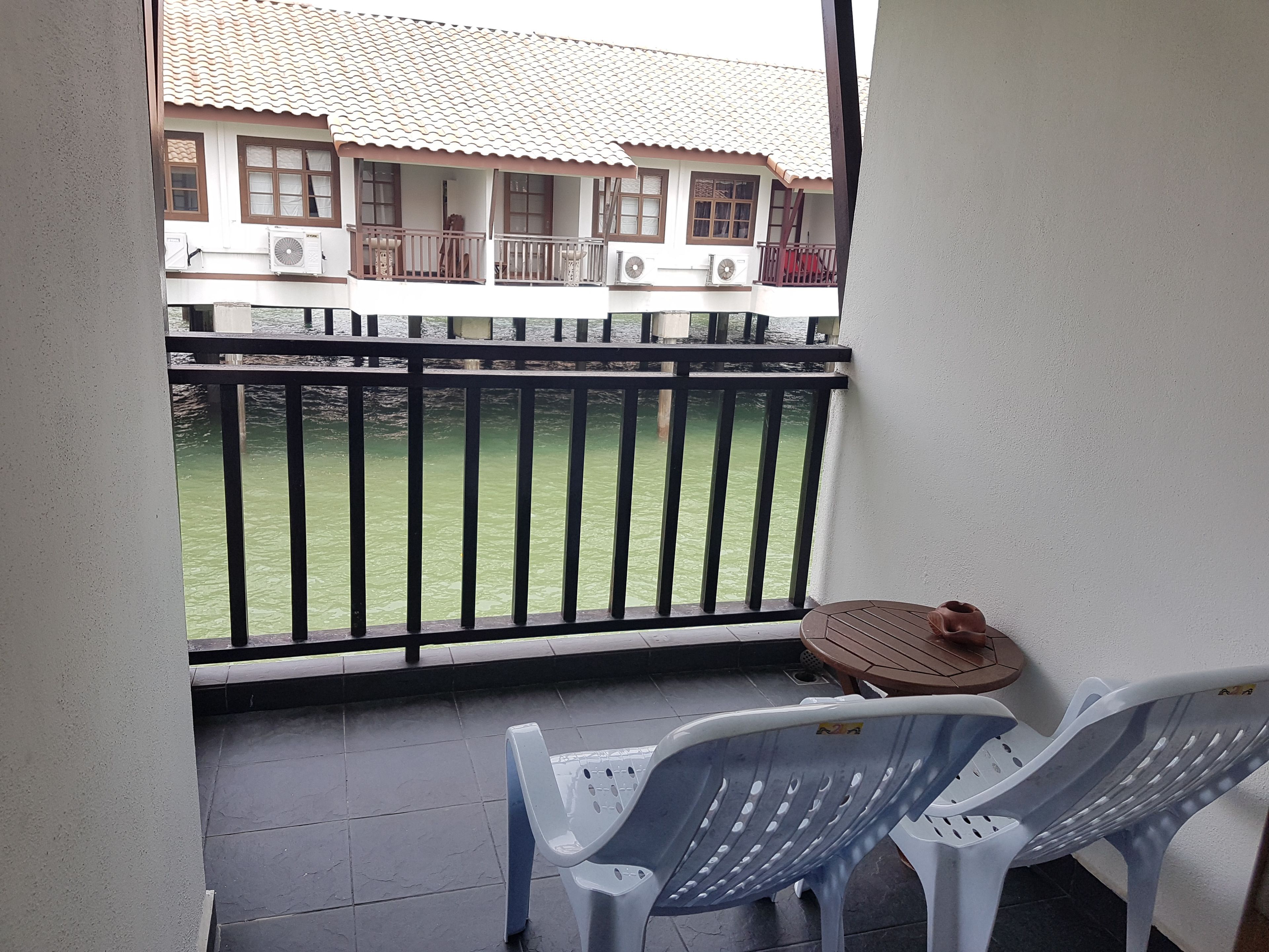 Crystal Private Water Chalet