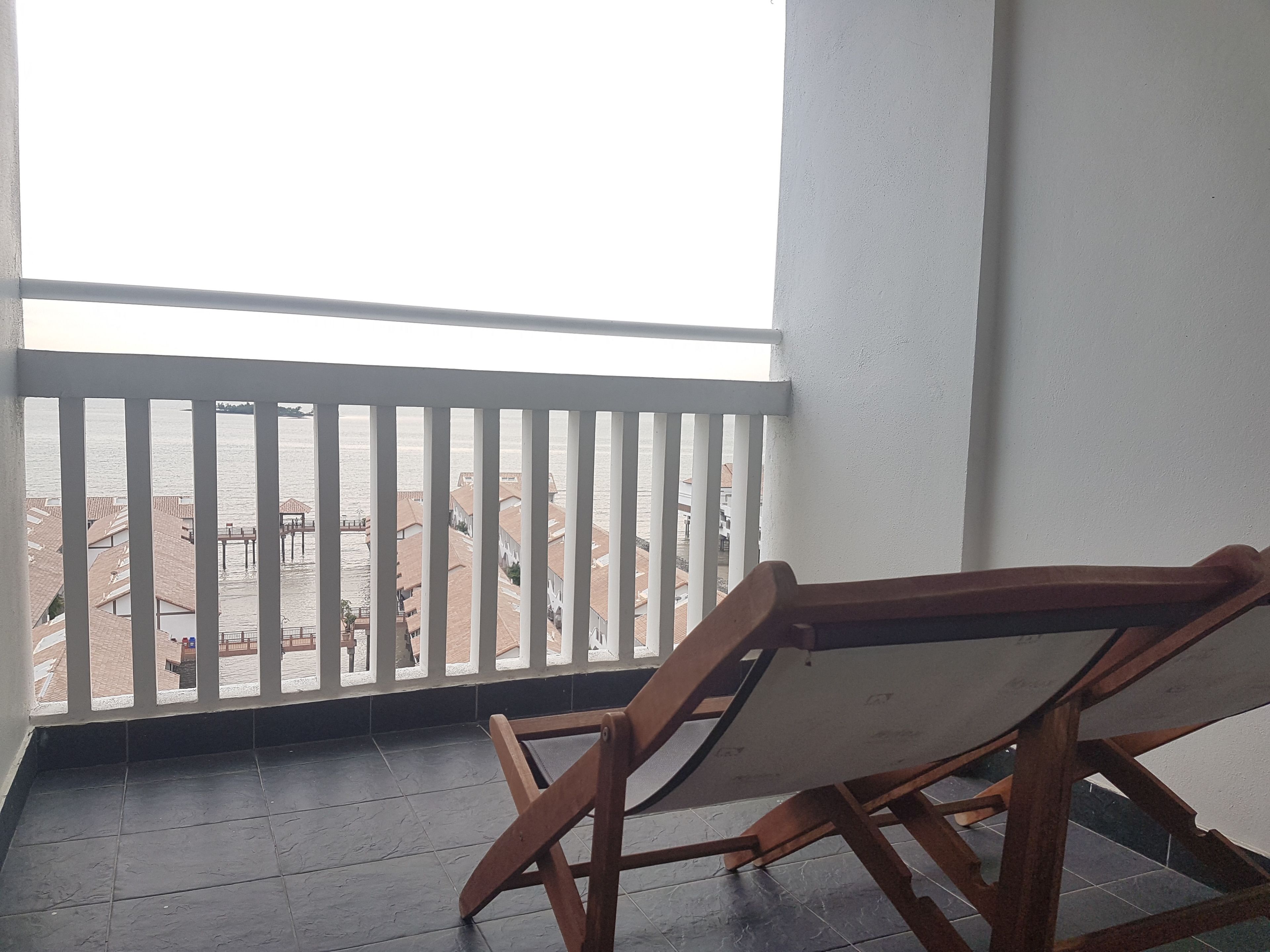 Crystal Private Water Chalet