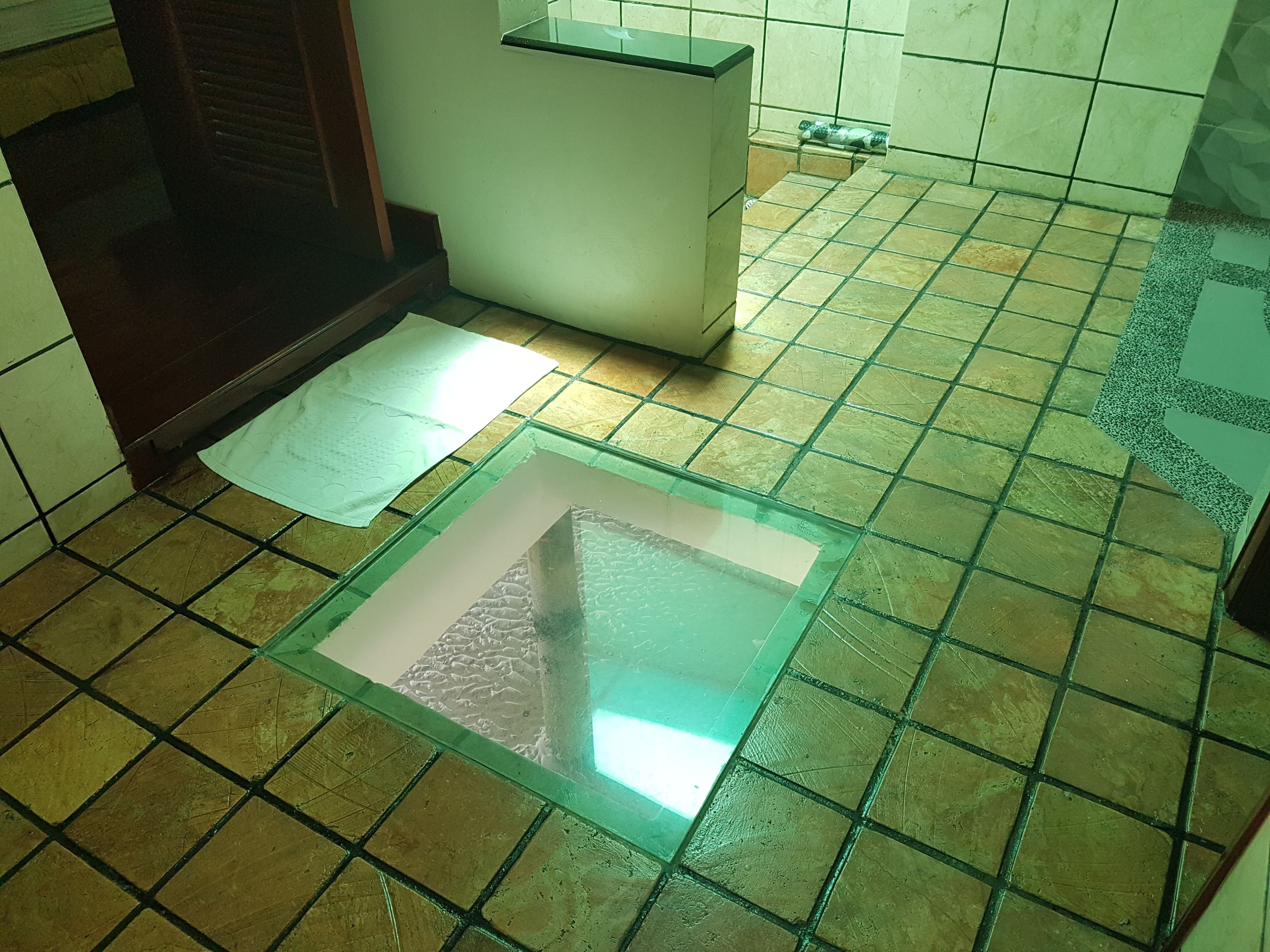 Crystal Private Water Chalet